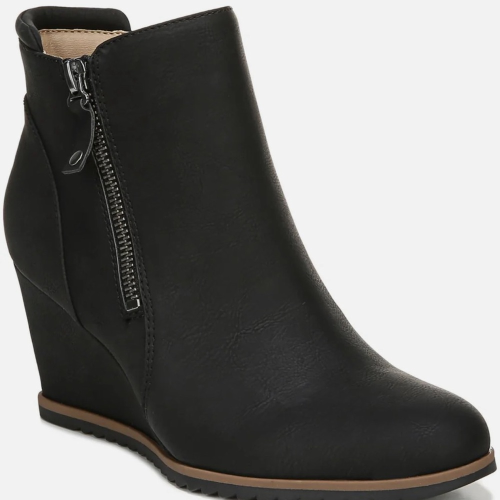 SOUL Naturalizer Haley Women’s Ankle Wedge Bootie, Size 5M, Color-Black Suede